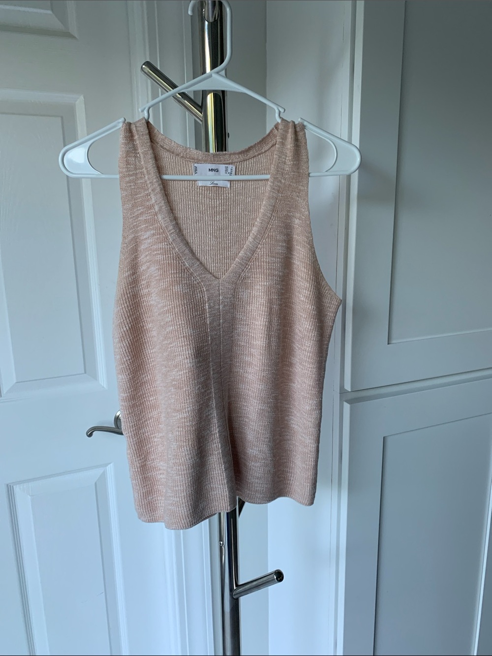 Mango Heathered Blush V-Neck Knit Tank, Size XS. - Picture 2 of 12